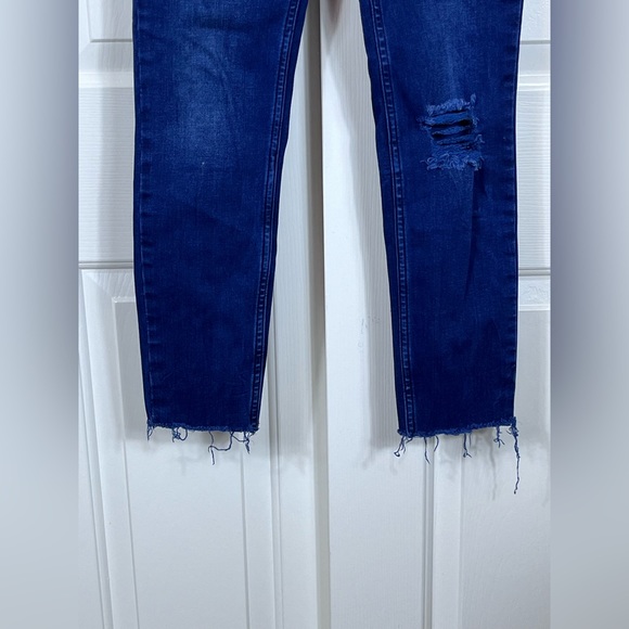 Free People Skinny Jeans w/ Distress, Dark Blue, Size 27 - Picture 5 of 7